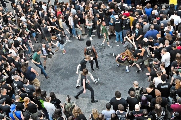 metal mosh pit