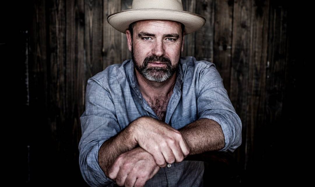 UK Roots artist Martin Harley is delighted to announce the release of his  new album ‘Roll With The Punches’ in time for an impressive headline European Tour, which includes London’s Union Chapel.