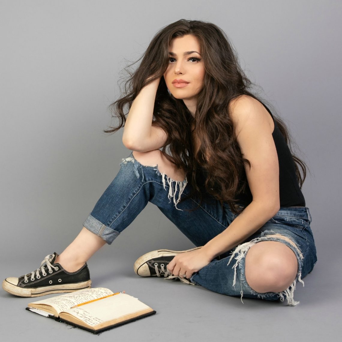 Jessica Lynn Shares a Lyric Video for Her New Single ‘Run To’