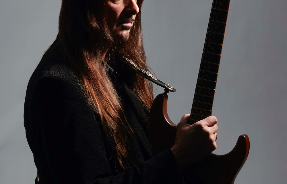 REB BEACH : ‘A View From The Inside’ – first instrumental solo album by esteemed Whitesnake / Winger guitarist (release date 06.11.20 via Frontiers)