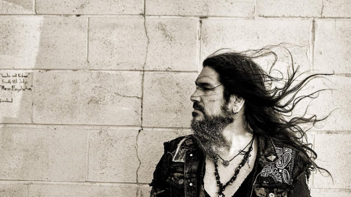 MACHINE HEAD’S ROBB FLYNN DEBUTS ACOUSTIC VERSION OF CIRCLE THE DRAIN