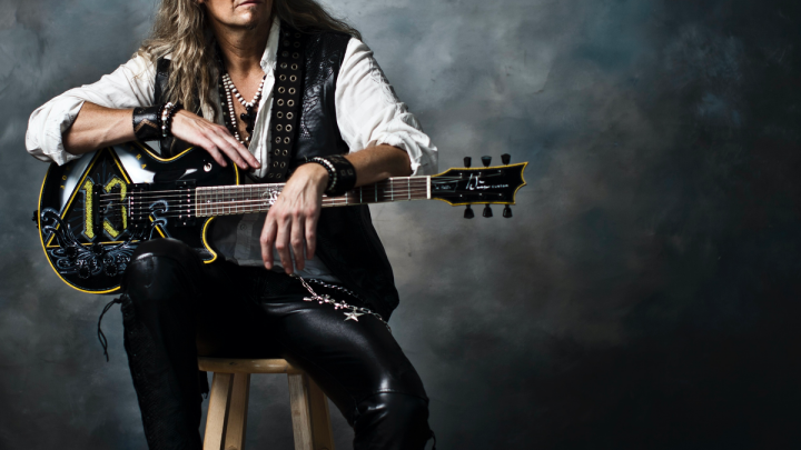 JOEL HOEKSTRA’S 13 : ‘Running Games’ – new album by electrifying solo project features an all-star cast / out 12.02.21 (Frontiers)