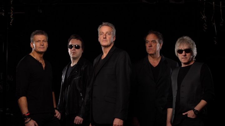 FM : ‘Tough It Out Live’ – 30th Anniversary live outing for second album by UK melodic rock giants / out 09.04.21 (Frontiers)