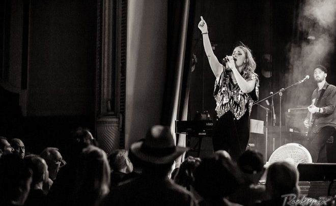 Elles Bailey Releases the New, Deluxe Edition of Her Hit Album and Premieres New Video.