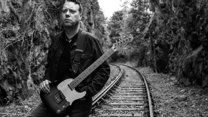 Jim Kirkpatrick today releases his latest single and video ‘Union Train’.