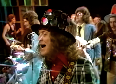 Slade’s ‘Merry Xmas Everybody’ celebrates 50 years and drops new official video.