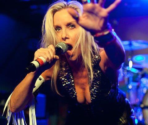Cherie Currie  The Original voice of The Runaways – and chainsaw artist – announces UK and Eire dates