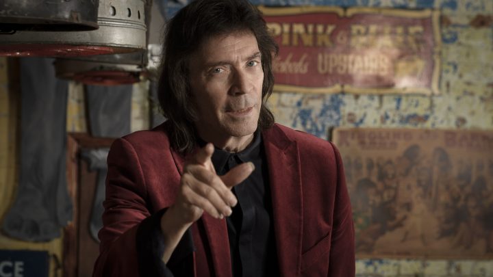 Steve Hackett announces reissues of his classical catalogue; ‘Bay Of Kings’ & ‘Momentum’ out August